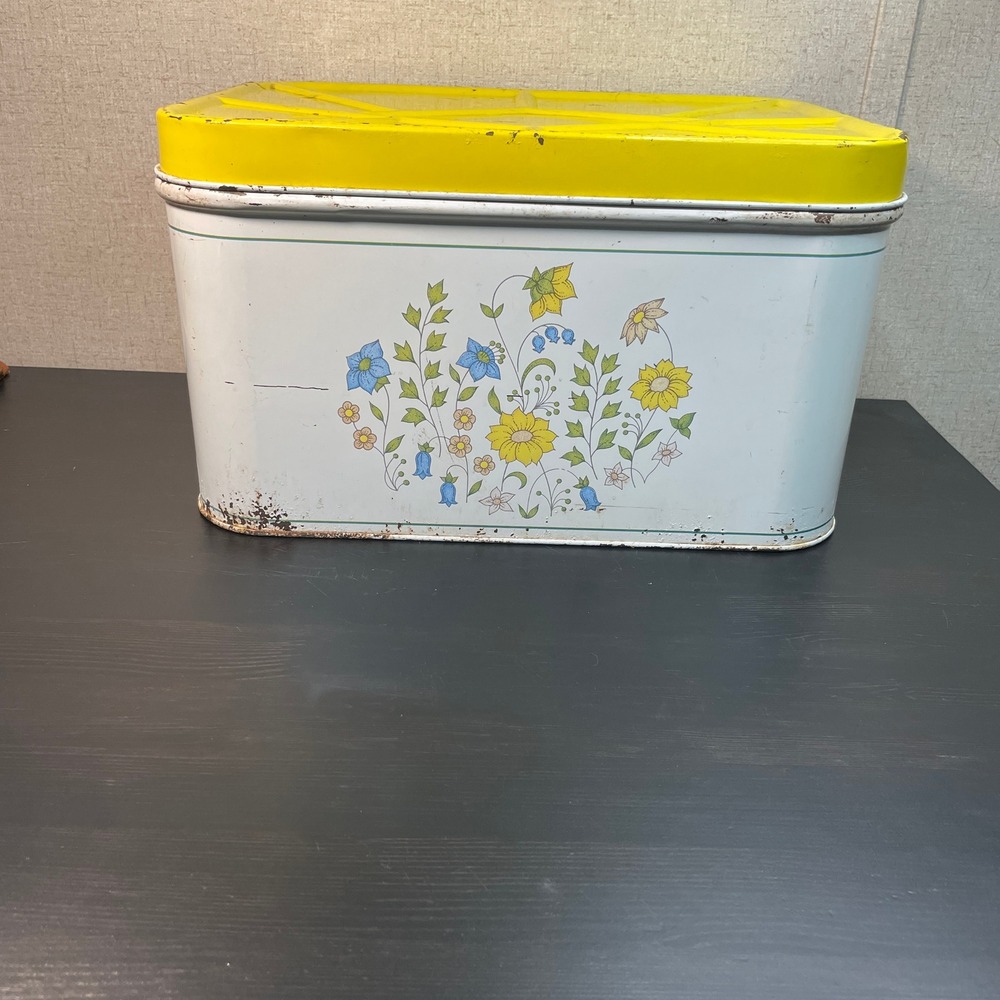 Vintage Chein Co Metal Bread Box Floral Motif Made in USA 1970's - Picture 5 of 14
